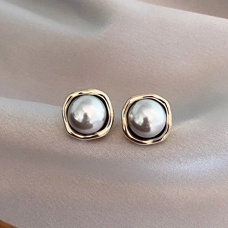 Demanding Black Pearl Earrings