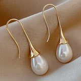 Classic Pearls Helena Earrings